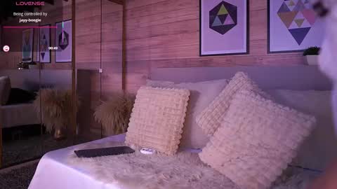 Snapshot of ammyscott1 chatting on December 5, 8:05 pm Ammy Scott online show from December 5, 8:05 pm