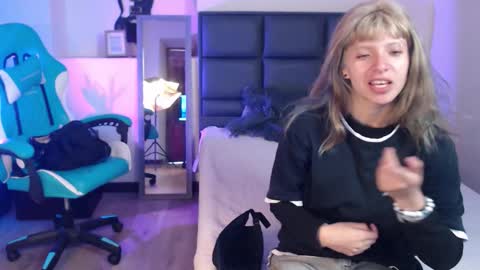 Amnesia online show from November 11, 1:00 pm