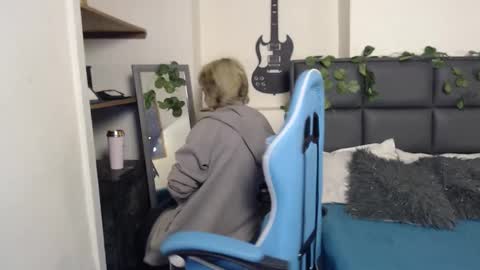 Amnesia online show from December 3, 12:47 pm