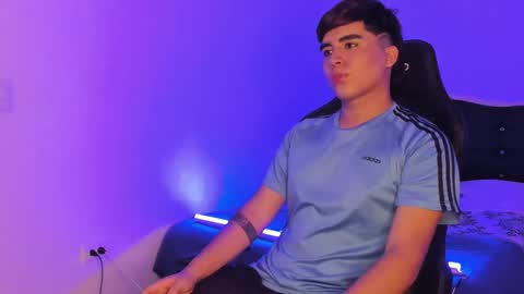 Snapshot of amon_kyle chatting on December 2, 5:04 am Amon online show from December 2, 5:04 am