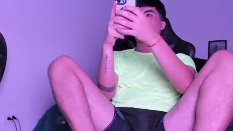 Snapshot of amon_kyle chatting on January 13, 4:07 am Amon online show from January 13, 4:07 am