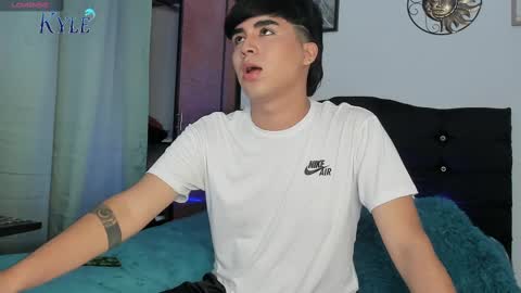 Snapshot of amon_kyle chatting on February 10, 1:57 am Amon online show from February 10, 1:57 am