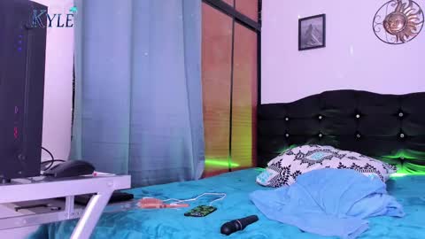 Snapshot of amon_kyle chatting on February 16, 4:09 am Amon online show from February 16, 4:09 am