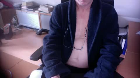Snapshot of amor2200 chatting on March 13, 11:06 am Amor2200 online show from March 13, 11:06 am