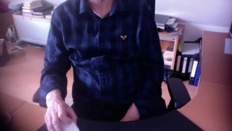 Snapshot of amor2200 chatting on March 18, 3:04 pm Amor2200 online show from March 18, 3:04 pm