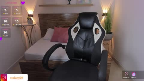 Snapshot of amor_smith_ chatting on March 7, 8:45 am Tefy online show from March 7, 8:45 am