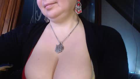 amorelara online show from February 11, 5:37 am