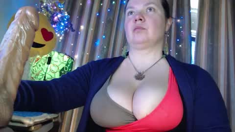 amorelara online show from March 9, 6:50 am