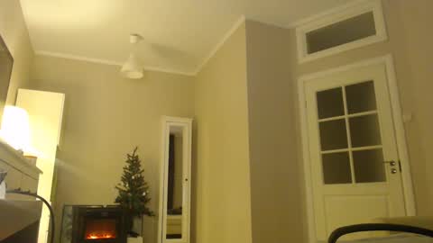 miss unforgettable online show from January 26, 2:08 pm