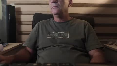 Snapshot of amorlin chatting on August 6, 10:33 pm AmorLin online show from August 6, 10:33 pm