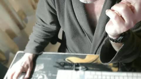 Snapshot of amslave4f chatting on July 7, 5:32 am amslave4f online show from July 7, 5:32 am