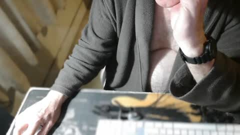 Snapshot of amslave4f chatting on July 9, 9:52 pm amslave4f online show from July 9, 9:52 pm