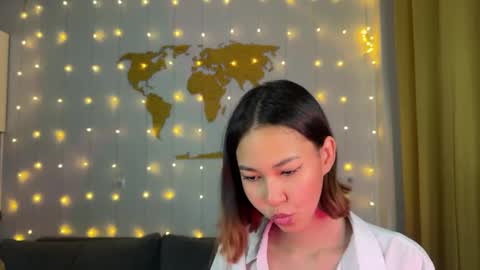 Amura Kim online show from December 8, 8:15 pm