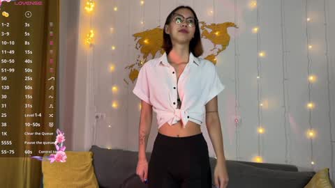 Amura Kim online show from December 10, 5:22 pm