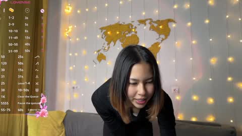 Amura Kim online show from December 11, 5:15 pm