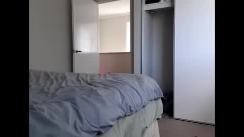 JUSTIN online show from April 21, 4:30 am