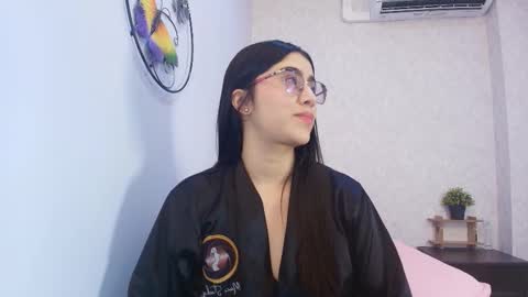 Snapshot of amy__wats0n chatting on October 22, 7:13 pm amy__wats0n online show from October 22, 7:13 pm