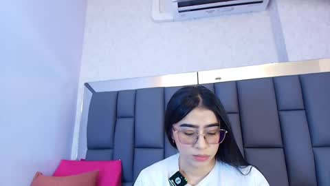amy__wats0n online show from April 20, 7:15 pm