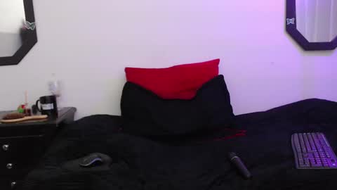 Amy online show from February 15, 6:33 pm