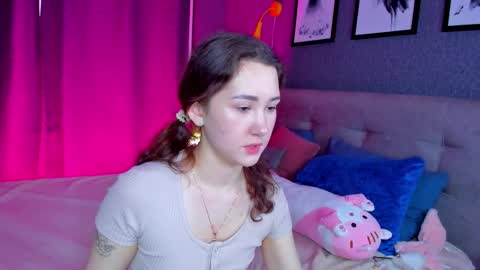 Amy follow me  online show from March 3, 8:42 am