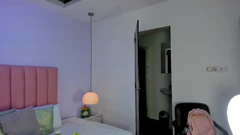 Snapshot of amy_ferreira chatting on November 10, 2:54 am Aleja online show from November 10, 2:54 am