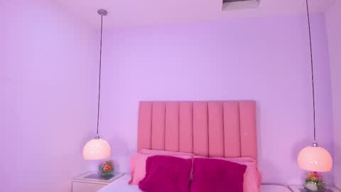 Snapshot of amy_ferreira chatting on November 14, 10:18 pm Aleja online show from November 14, 10:18 pm