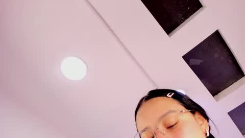 Snapshot of amy_ferreira chatting on November 22, 3:05 am Aleja online show from November 22, 3:05 am