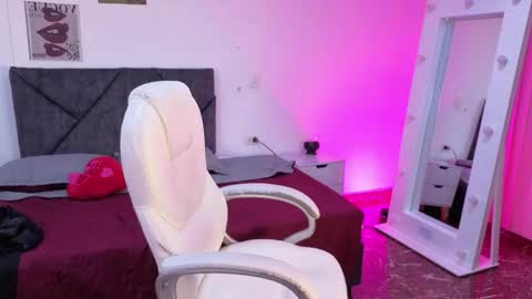 Amy online show from April 21, 1:50 pm