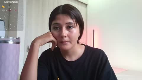 Snapshot of amy_innocent_ chatting on June 14, 10:23 pm Amy online show from June 14, 10:23 pm