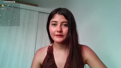 Snapshot of amy_innocent_ chatting on June 17, 9:38 pm Amy online show from June 17, 9:38 pm