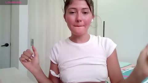 Snapshot of amy_innocent_ chatting on June 25, 8:35 pm Amy online show from June 25, 8:35 pm