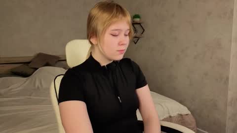 Amy online show from November 14, 11:57 pm