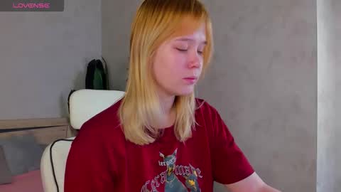 Amy online show from November 25, 12:10 am