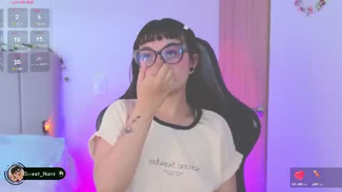 Snapshot of amy_lit chatting on July 22, 8:00 pm Hello I am Allison Welcome to my room and let is have a good time together whith me online show from July 22, 8:00 pm