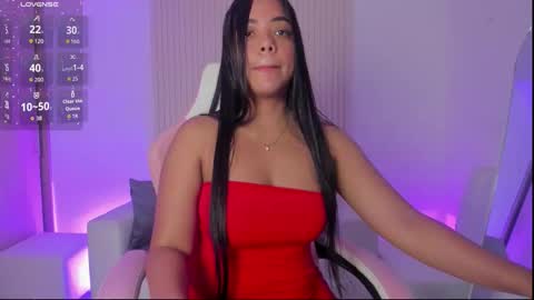 Snapshot of amy_medina_ chatting on October 23, 3:33 pm Emily online show from October 23, 3:33 pm