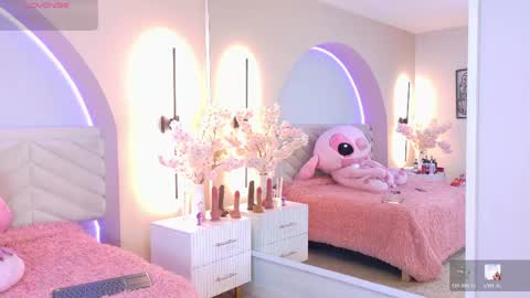 Amy online show from April 17, 8:12 pm