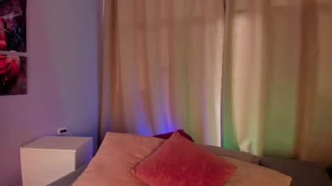 Amy online show from July 4, 1:28 pm