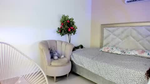 Amely online show from October 23, 4:17 pm