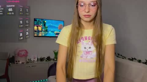 Snapshot of amy_yammy3 chatting on July 29, 6:17 pm Amy online show from July 29, 6:17 pm