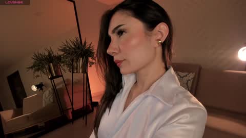 Snapshot of amyarmstrong chatting on December 18, 11:40 pm Amy Armstrong online show from December 18, 11:40 pm