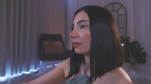 Amy Armstrong online show from November 10, 8:41 pm