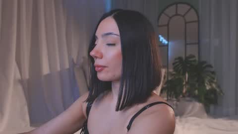 Amy Armstrong online show from February 27, 10:10 pm