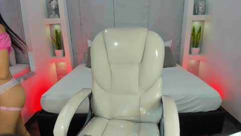 amy online show from November 24, 11:32 am