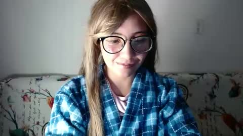 Snapshot of amycosplay99 chatting on December 27, 5:52 am amycosplay99 online show from December 27, 5:52 am