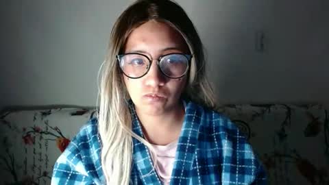 Snapshot of amycosplay99 chatting on December 27, 9:17 am amycosplay99 online show from December 27, 9:17 am