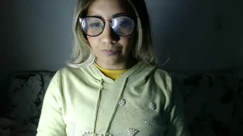 Snapshot of amycosplay99 chatting on January 2, 8:17 am amycosplay99 online show from January 2, 8:17 am