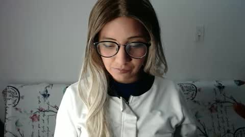 Snapshot of amycosplay99 chatting on January 19, 5:58 am amycosplay99 online show from January 19, 5:58 am