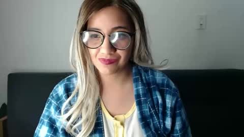 Snapshot of amycosplay99 chatting on February 2, 5:10 am amycosplay99 online show from February 2, 5:10 am