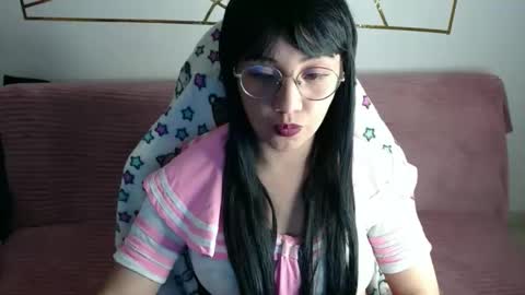 Snapshot of amycosplay99 chatting on December 2, 7:03 am amycosplay99 online show from December 2, 7:03 am