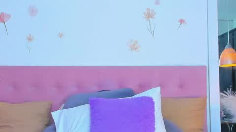 Amyevaans1 online show from May 12, 9:34 pm
